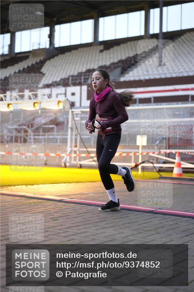 07.12.2025 - St. Pauli X-Mass-Run No. 15 Patografie http://msf.ph/oto/9374852 07.12.2025 09:59:17 Ziel 939, 1120, 2204, 2207, 2657 meine-sportfotos.de