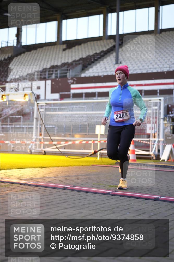 07.12.2025 - St. Pauli X-Mass-Run No. 15 Patografie http://msf.ph/oto/9374858 07.12.2025 09:59:21 Ziel 939, 961, 1120, 2204, 2207, 2657, 4029 meine-sportfotos.de