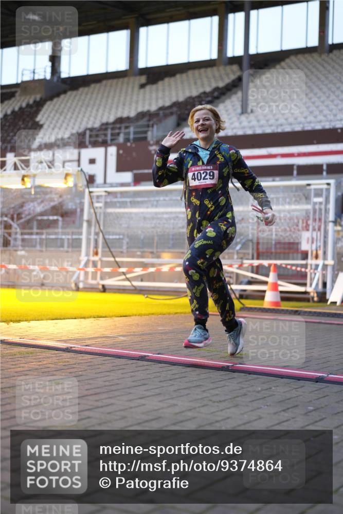 07.12.2025 - St. Pauli X-Mass-Run No. 15 Patografie http://msf.ph/oto/9374864 07.12.2025 09:59:24 Ziel 961, 1120, 2204, 2207, 2657, 4029 meine-sportfotos.de