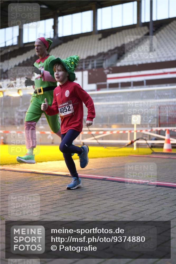 07.12.2025 - St. Pauli X-Mass-Run No. 15 Patografie http://msf.ph/oto/9374880 07.12.2025 09:59:30 Ziel 488, 910, 911, 961, 1763, 2204, 2207, 3513, 4029, 4051, 4052, 4465 meine-sportfotos.de