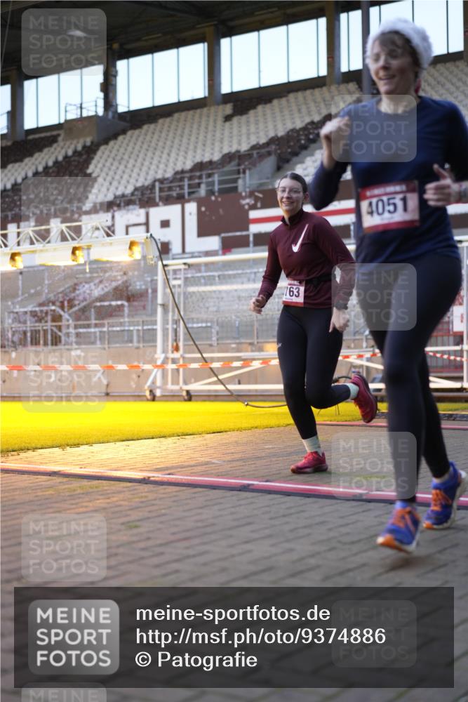 07.12.2025 - St. Pauli X-Mass-Run No. 15 Patografie http://msf.ph/oto/9374886 07.12.2025 09:59:31 Ziel 488, 910, 911, 961, 1763, 2204, 2207, 3513, 4029, 4051, 4052, 4465 meine-sportfotos.de