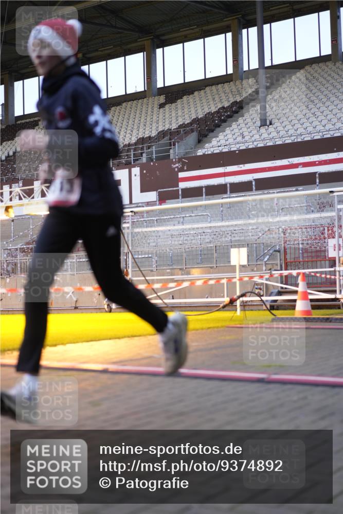 07.12.2025 - St. Pauli X-Mass-Run No. 15 Patografie http://msf.ph/oto/9374892 07.12.2025 09:59:32 Ziel 488, 910, 911, 961, 1763, 2204, 2207, 3513, 4029, 4051, 4052, 4465 meine-sportfotos.de