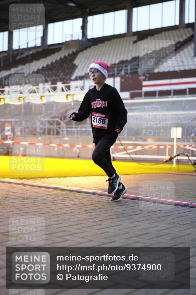 07.12.2025 - St. Pauli X-Mass-Run No. 15 Patografie http://msf.ph/oto/9374900 07.12.2025 09:59:40 Ziel 488, 910, 911, 934, 961, 1112, 1763, 2186, 2729, 2964, 3513, 4051, 4052, 4465 meine-sportfotos.de