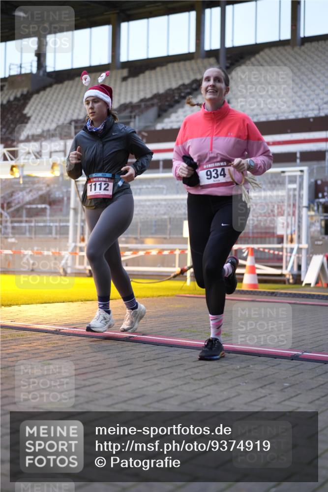 07.12.2025 - St. Pauli X-Mass-Run No. 15 Patografie http://msf.ph/oto/9374919 07.12.2025 09:59:45 Ziel 488, 910, 911, 934, 1112, 1763, 2186, 2729, 2964, 3513, 4051, 4052, 4465 meine-sportfotos.de