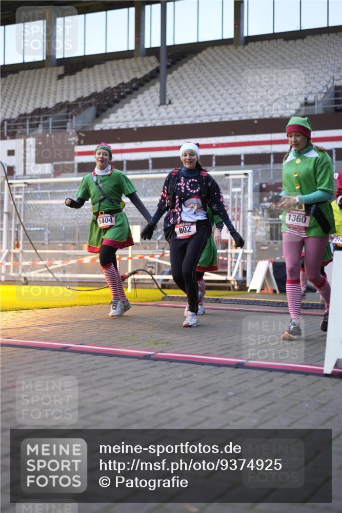 07.12.2025 - St. Pauli X-Mass-Run No. 15 Patografie http://msf.ph/oto/9374925 07.12.2025 09:59:59 Ziel 802, 934, 1112, 1333, 1354, 1360, 1404, 2140, 2141, 2964 meine-sportfotos.de