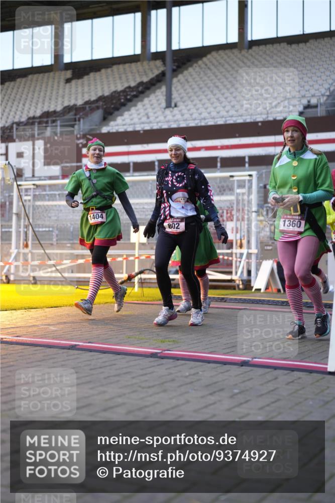 07.12.2025 - St. Pauli X-Mass-Run No. 15 Patografie http://msf.ph/oto/9374927 07.12.2025 09:59:59 Ziel 802, 934, 1112, 1333, 1354, 1360, 1404, 2140, 2141, 2964 meine-sportfotos.de