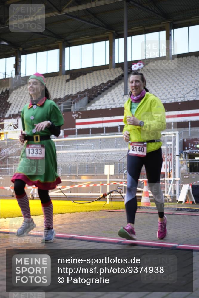 07.12.2025 - St. Pauli X-Mass-Run No. 15 Patografie http://msf.ph/oto/9374938 07.12.2025 10:00:01 Ziel 802, 1333, 1354, 1360, 1404, 2140, 2141, 4129 meine-sportfotos.de