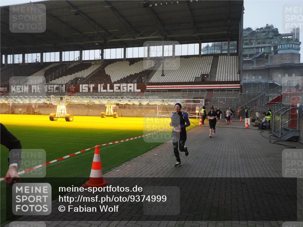 07.12.2025 - St. Pauli X-Mass-Run No. 15 Fabian Wolf http://msf.ph/oto/9374999 07.12.2025 10:02:46 Ziel 918, 1314, 2510, 2514, 2780, 2781, 2908, 3518, 3892 meine-sportfotos.de