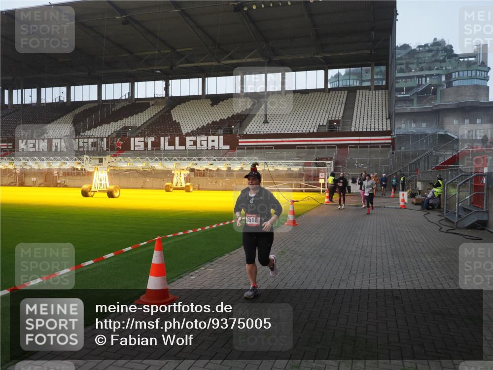 07.12.2025 - St. Pauli X-Mass-Run No. 15 Fabian Wolf http://msf.ph/oto/9375005 07.12.2025 10:02:49 Ziel 885, 918, 1314, 2510, 2514, 2780, 2781, 2908, 3284, 3518, 3892 meine-sportfotos.de