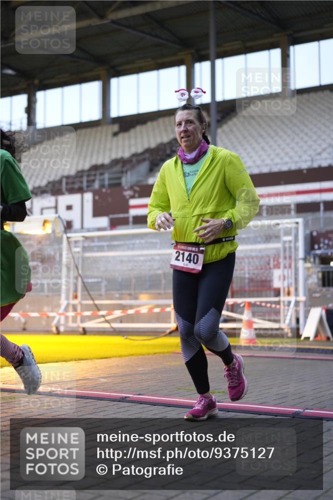 07.12.2025 - St. Pauli X-Mass-Run No. 15 Patografie http://msf.ph/oto/9375127 07.12.2025 10:00:01 Ziel 802, 1333, 1354, 1360, 1404, 2140, 2141, 4129 meine-sportfotos.de