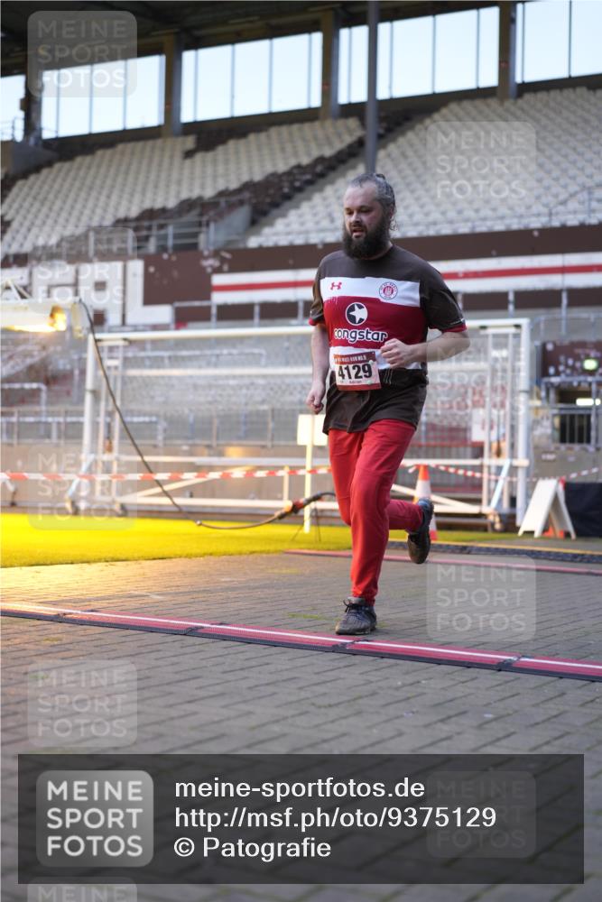 07.12.2025 - St. Pauli X-Mass-Run No. 15 Patografie http://msf.ph/oto/9375129 07.12.2025 10:00:05 Ziel 802, 1333, 1354, 1360, 1404, 2140, 2141, 4129 meine-sportfotos.de