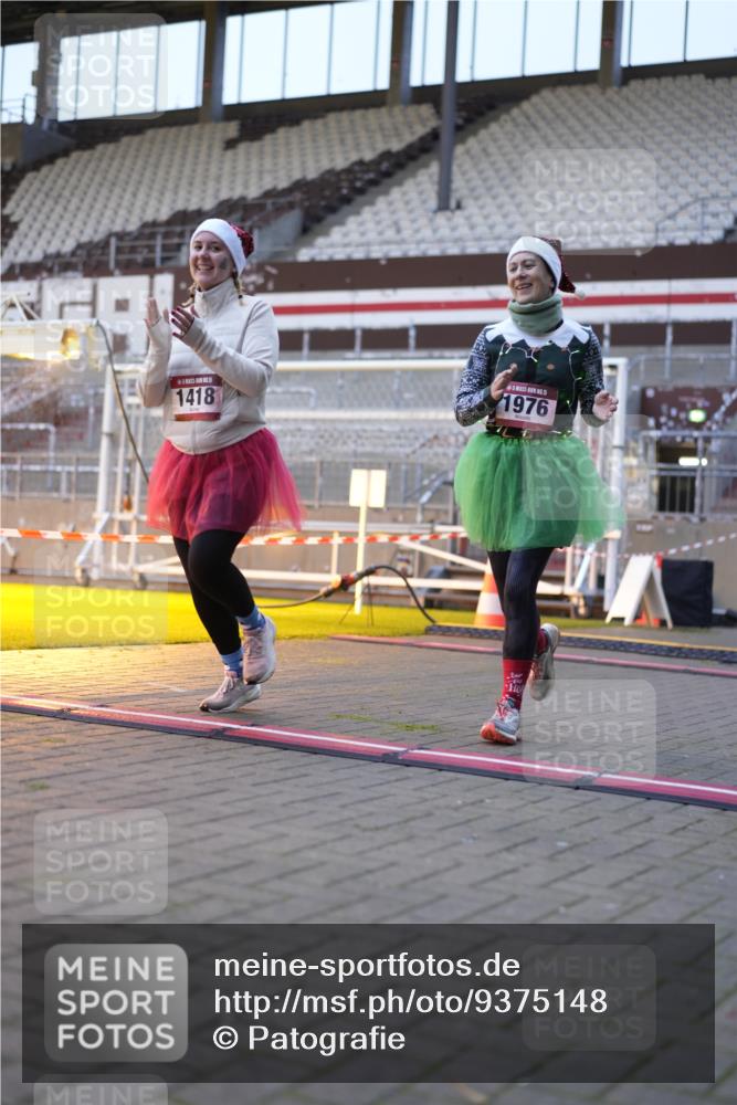 07.12.2025 - St. Pauli X-Mass-Run No. 15 Patografie http://msf.ph/oto/9375148 07.12.2025 10:00:26 Ziel 855, 1418, 1976, 3336 meine-sportfotos.de