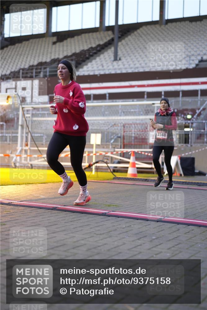 07.12.2025 - St. Pauli X-Mass-Run No. 15 Patografie http://msf.ph/oto/9375158 07.12.2025 10:00:31 Ziel 855, 1418, 1976, 2348, 3336 meine-sportfotos.de