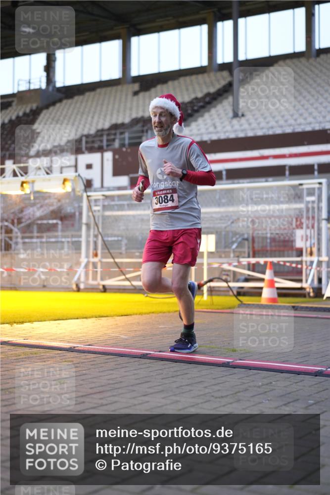 07.12.2025 - St. Pauli X-Mass-Run No. 15 Patografie http://msf.ph/oto/9375165 07.12.2025 10:00:39 Ziel 855, 1418, 1976, 2348, 3084 meine-sportfotos.de