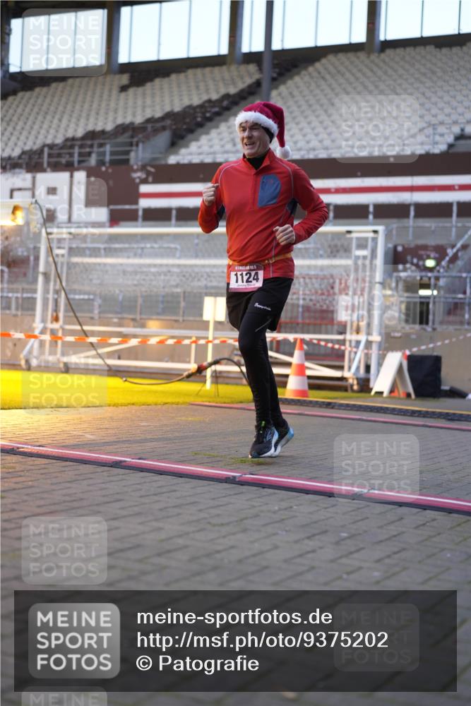 07.12.2025 - St. Pauli X-Mass-Run No. 15 Patografie http://msf.ph/oto/9375202 07.12.2025 10:01:18 Ziel 118, 393, 780, 783, 801, 1124, 1294, 1760, 1887, 1892, 2528 meine-sportfotos.de