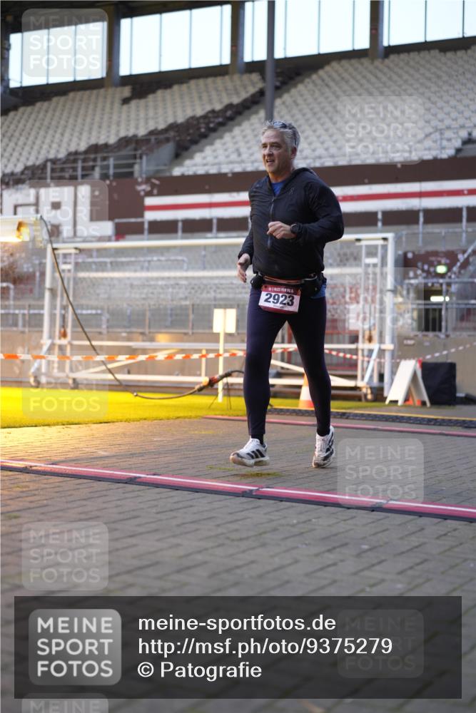 07.12.2025 - St. Pauli X-Mass-Run No. 15 Patografie http://msf.ph/oto/9375279 07.12.2025 10:02:13 Ziel 63, 304, 1934, 2923, 3944 meine-sportfotos.de