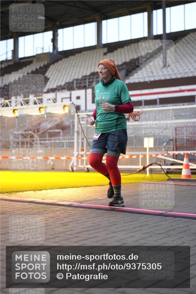 07.12.2025 - St. Pauli X-Mass-Run No. 15 Patografie http://msf.ph/oto/9375305 07.12.2025 10:02:25 Ziel 63, 304, 1105, 1828, 1829, 2510, 2514, 2604, 2923 meine-sportfotos.de