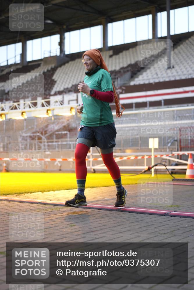 07.12.2025 - St. Pauli X-Mass-Run No. 15 Patografie http://msf.ph/oto/9375307 07.12.2025 10:02:25 Ziel 63, 304, 1105, 1828, 1829, 2510, 2514, 2604, 2923 meine-sportfotos.de