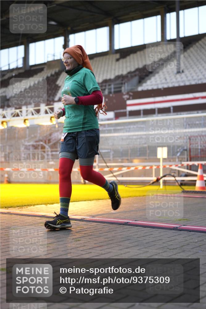 07.12.2025 - St. Pauli X-Mass-Run No. 15 Patografie http://msf.ph/oto/9375309 07.12.2025 10:02:25 Ziel 63, 304, 1105, 1828, 1829, 2510, 2514, 2604, 2923 meine-sportfotos.de