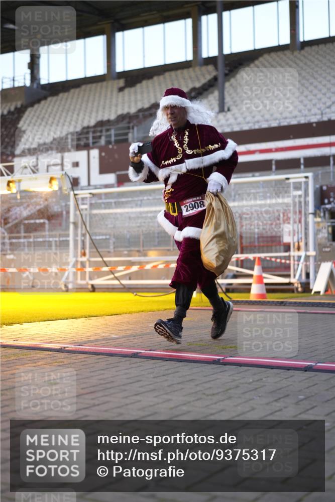 07.12.2025 - St. Pauli X-Mass-Run No. 15 Patografie http://msf.ph/oto/9375317 07.12.2025 10:02:32 Ziel 63, 304, 1105, 1828, 1829, 2510, 2514, 2604, 2908 meine-sportfotos.de
