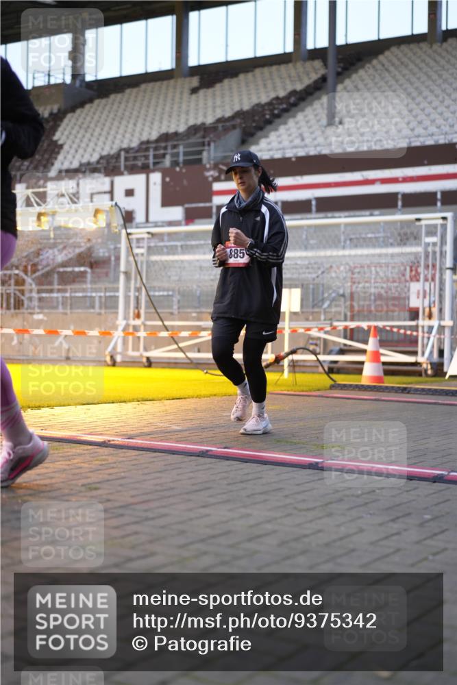 07.12.2025 - St. Pauli X-Mass-Run No. 15 Patografie http://msf.ph/oto/9375342 07.12.2025 10:02:48 Ziel 442, 443, 885, 918, 936, 943, 1314, 2780, 2781, 3284, 3417, 3518, 3892 meine-sportfotos.de
