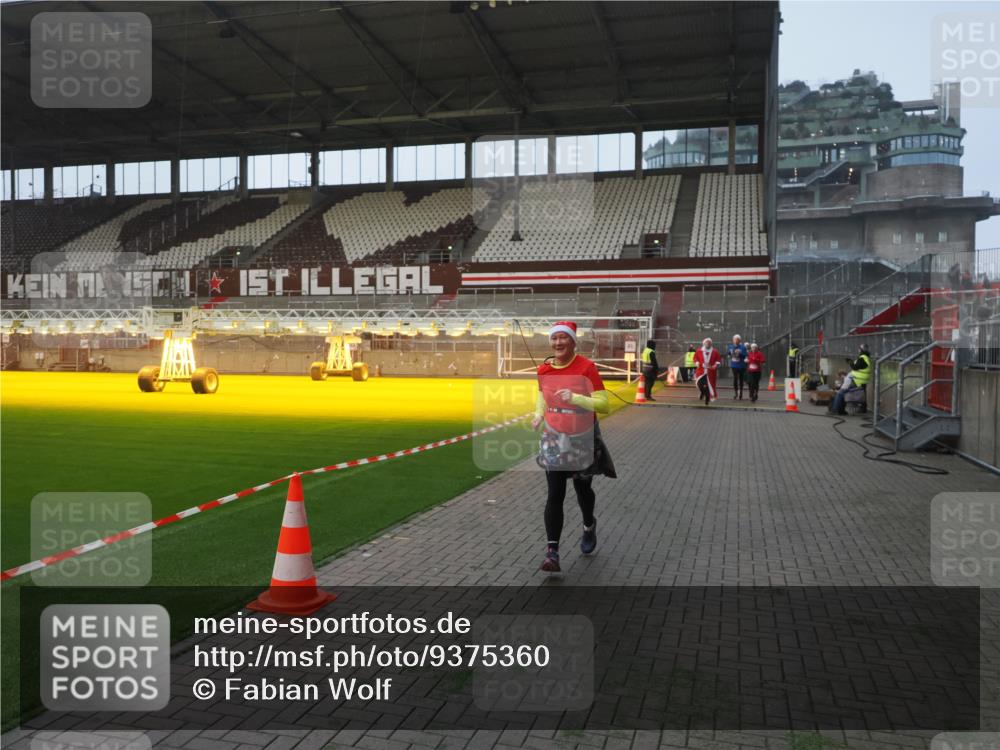 07.12.2025 - St. Pauli X-Mass-Run No. 15 Fabian Wolf http://msf.ph/oto/9375360 07.12.2025 10:04:12 Ziel 113, 709, 1302, 1712, 1738, 1906, 2454, 3198, 3340 meine-sportfotos.de