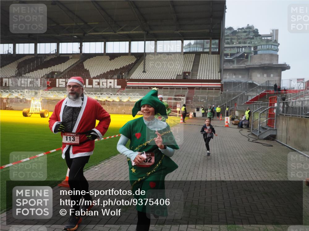 07.12.2025 - St. Pauli X-Mass-Run No. 15 Fabian Wolf http://msf.ph/oto/9375406 07.12.2025 10:04:21 Ziel 113, 1291, 1302, 1712, 1738, 2454, 3188, 4673 meine-sportfotos.de