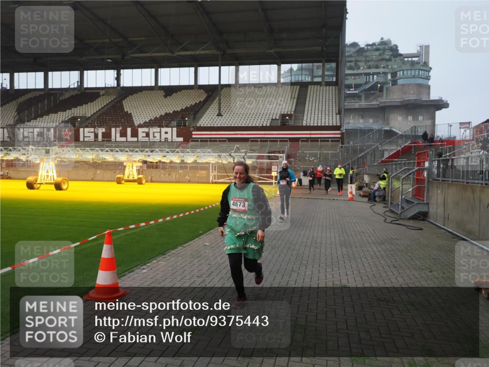 07.12.2025 - St. Pauli X-Mass-Run No. 15 Fabian Wolf http://msf.ph/oto/9375443 07.12.2025 10:04:27 Ziel 113, 1291, 1302, 1522, 1701, 1712, 1738, 1871, 2454, 3188, 3911, 4673 meine-sportfotos.de