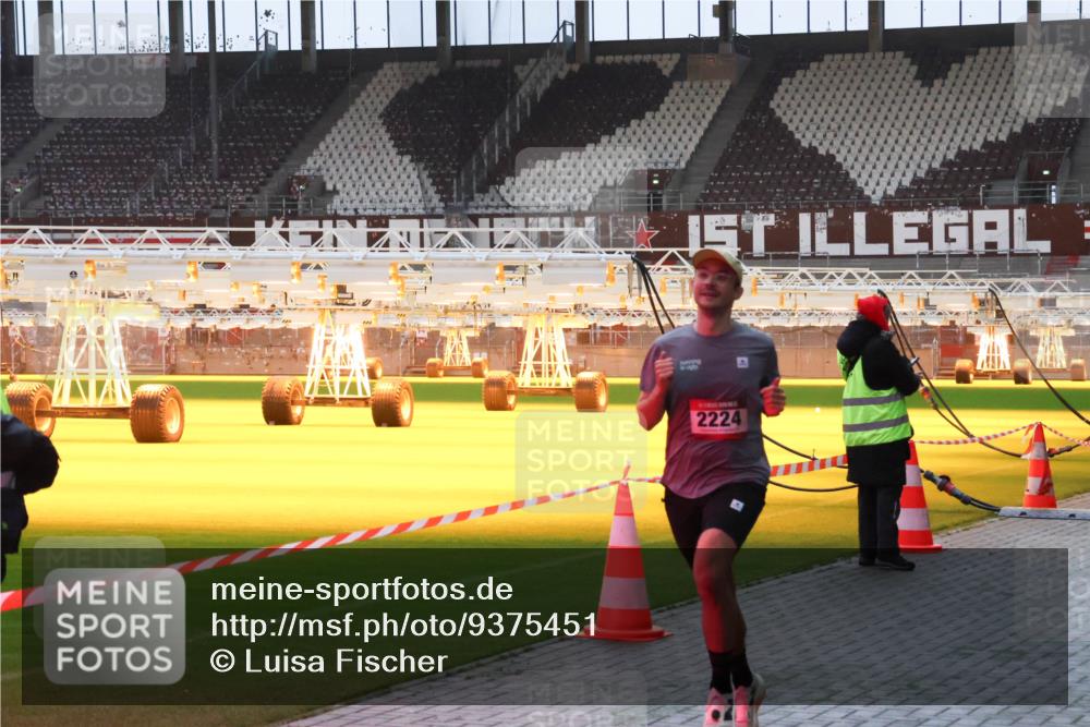 07.12.2025 - St. Pauli X-Mass-Run No. 15 Luisa Fischer http://msf.ph/oto/9375451 07.12.2025 09:51:14 Ziel 2224, 615, 2224 meine-sportfotos.de