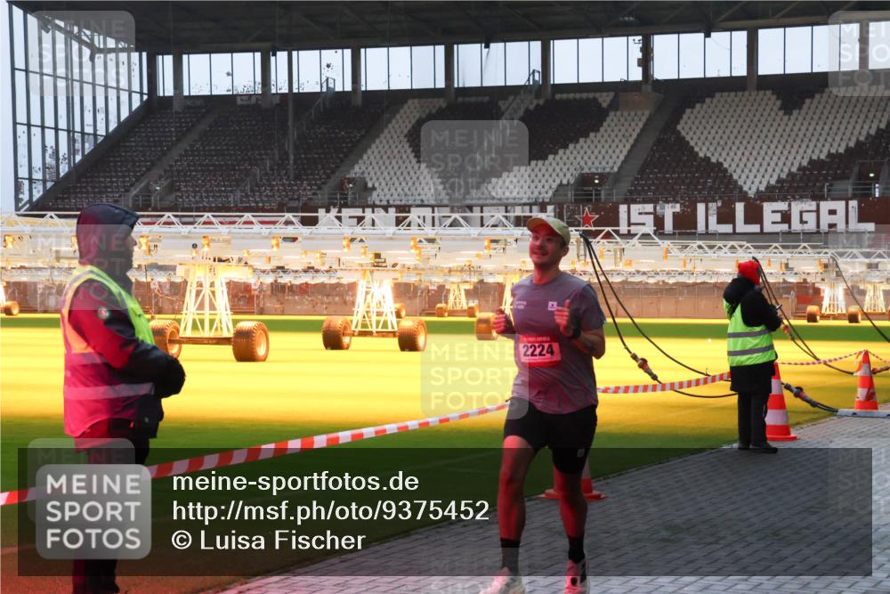 07.12.2025 - St. Pauli X-Mass-Run No. 15 Luisa Fischer http://msf.ph/oto/9375452 07.12.2025 09:51:14 Ziel 2224, 615, 2224 meine-sportfotos.de