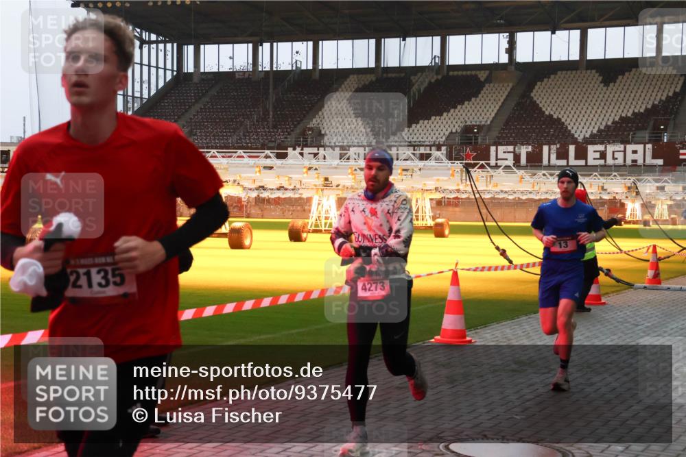 07.12.2025 - St. Pauli X-Mass-Run No. 15 Luisa Fischer http://msf.ph/oto/9375477 07.12.2025 09:51:35 Ziel 2135, 4273, 13, 13, 615, 1258, 2030, 2135, 2224, 2646, 3110, 4273 meine-sportfotos.de