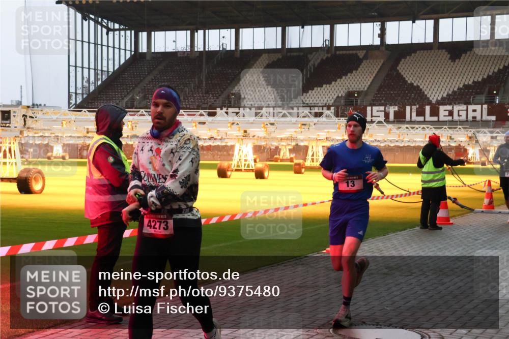 07.12.2025 - St. Pauli X-Mass-Run No. 15 Luisa Fischer http://msf.ph/oto/9375480 07.12.2025 09:51:35 Ziel 13, 4273, 364, 13, 615, 1258, 2030, 2135, 2224, 2646, 3110, 4273 meine-sportfotos.de