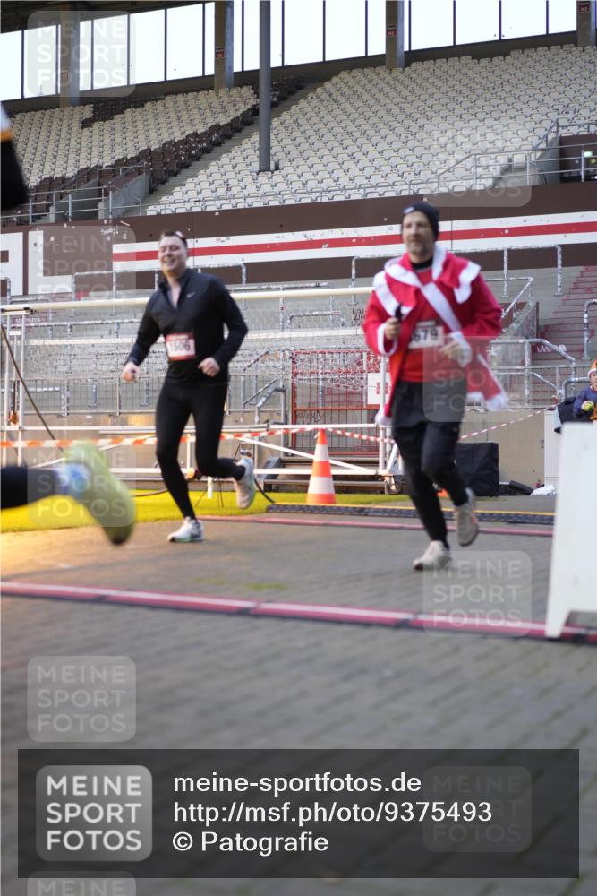 07.12.2025 - St. Pauli X-Mass-Run No. 15 Patografie http://msf.ph/oto/9375493 07.12.2025 10:03:32 Ziel 185, 213, 214, 358, 940, 984, 1023, 1263, 1264, 1484, 1486, 1506, 1888, 2002, 2366, 2380, 3334, 3734, 4193, 4239, 4660, 4667, 4679, 4680 meine-sportfotos.de