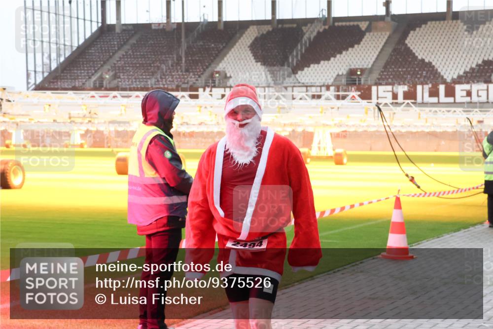 07.12.2025 - St. Pauli X-Mass-Run No. 15 Luisa Fischer http://msf.ph/oto/9375526 07.12.2025 09:52:34 Ziel 2494, 154, 1296, 2034, 2178, 2494 meine-sportfotos.de