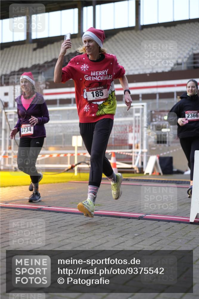 07.12.2025 - St. Pauli X-Mass-Run No. 15 Patografie http://msf.ph/oto/9375542 07.12.2025 10:03:37 Ziel 185, 213, 214, 358, 399, 940, 984, 1023, 1263, 1264, 1307, 1394, 1425, 1506, 1888, 2002, 2366, 2380, 3334, 3734, 4660, 4667, 4679, 4680 meine-sportfotos.de