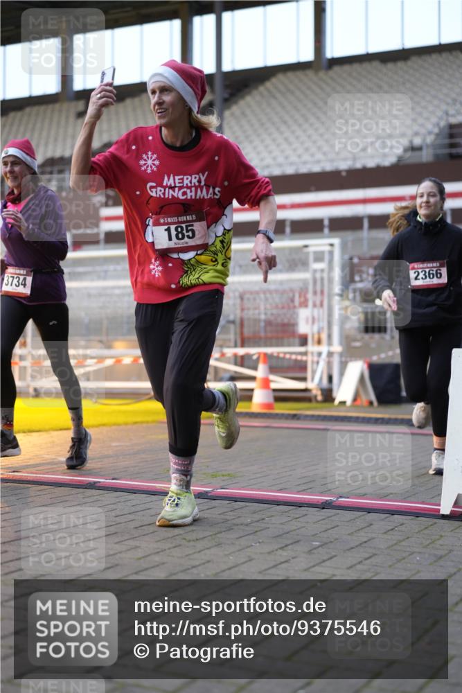 07.12.2025 - St. Pauli X-Mass-Run No. 15 Patografie http://msf.ph/oto/9375546 07.12.2025 10:03:37 Ziel 185, 213, 214, 358, 399, 940, 984, 1023, 1263, 1264, 1307, 1394, 1425, 1506, 1888, 2002, 2366, 2380, 3334, 3734, 4660, 4667, 4679, 4680 meine-sportfotos.de
