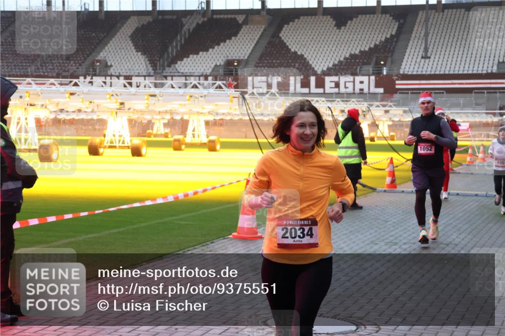 07.12.2025 - St. Pauli X-Mass-Run No. 15 Luisa Fischer http://msf.ph/oto/9375551 07.12.2025 09:52:52 Ziel 15, 2034, 1052, 195, 154, 195, 1052, 1296, 2034 meine-sportfotos.de