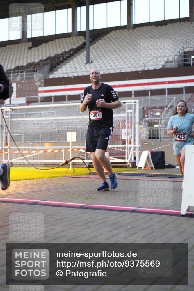 07.12.2025 - St. Pauli X-Mass-Run No. 15 Patografie http://msf.ph/oto/9375569 07.12.2025 10:03:40 Ziel 185, 213, 214, 358, 399, 940, 984, 1023, 1263, 1264, 1307, 1394, 1425, 1506, 1888, 2002, 2366, 2380, 3334, 3734, 4660, 4667, 4679, 4680 meine-sportfotos.de