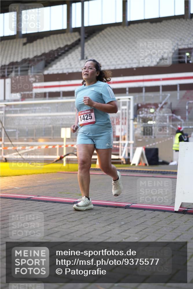 07.12.2025 - St. Pauli X-Mass-Run No. 15 Patografie http://msf.ph/oto/9375577 07.12.2025 10:03:41 Ziel 185, 213, 214, 358, 399, 940, 1023, 1263, 1264, 1307, 1394, 1425, 1506, 1888, 2002, 2366, 2380, 3334, 3734, 4660, 4667, 4679, 4680 meine-sportfotos.de