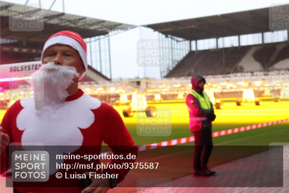 07.12.2025 - St. Pauli X-Mass-Run No. 15 Luisa Fischer http://msf.ph/oto/9375587 07.12.2025 09:53:00 Ziel 154, 195, 1052, 1241, 1296, 2034 meine-sportfotos.de