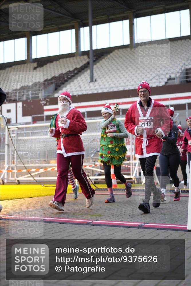07.12.2025 - St. Pauli X-Mass-Run No. 15 Patografie http://msf.ph/oto/9375626 07.12.2025 10:03:50 Ziel 185, 399, 626, 628, 709, 1027, 1028, 1307, 1394, 1425, 1906, 2002, 2110, 2112, 2366, 3198, 3337, 3340, 3359, 3519, 3734, 4151 meine-sportfotos.de