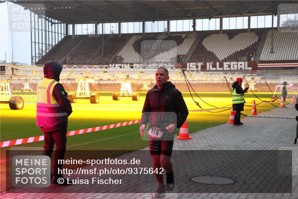 07.12.2025 - St. Pauli X-Mass-Run No. 15 Luisa Fischer http://msf.ph/oto/9375642 07.12.2025 09:53:27 Ziel 518, 5, 518, 937, 1052, 1241, 1874, 3684 meine-sportfotos.de