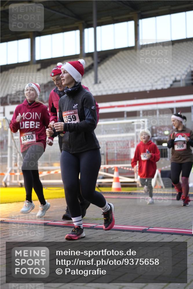 07.12.2025 - St. Pauli X-Mass-Run No. 15 Patografie http://msf.ph/oto/9375658 07.12.2025 10:03:53 Ziel 399, 626, 628, 709, 1027, 1028, 1307, 1394, 1425, 1906, 2110, 2112, 3198, 3337, 3340, 3359, 3519, 4151 meine-sportfotos.de