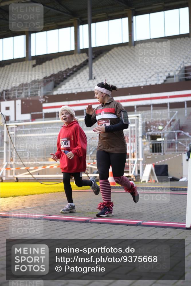 07.12.2025 - St. Pauli X-Mass-Run No. 15 Patografie http://msf.ph/oto/9375668 07.12.2025 10:03:54 Ziel 399, 626, 628, 709, 1027, 1028, 1307, 1394, 1425, 1906, 2110, 2112, 3198, 3337, 3340, 3359, 3519, 4151 meine-sportfotos.de