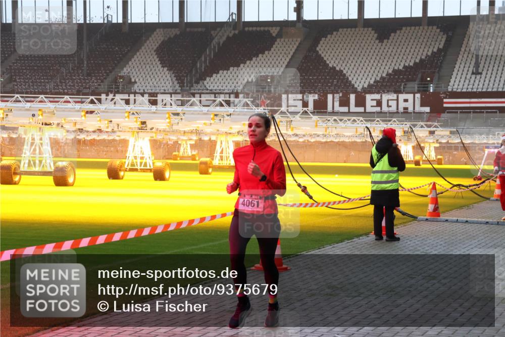 07.12.2025 - St. Pauli X-Mass-Run No. 15 Luisa Fischer http://msf.ph/oto/9375679 07.12.2025 09:54:05 Ziel 4061, 96, 115, 1598, 3684, 4050, 4061, 4062 meine-sportfotos.de