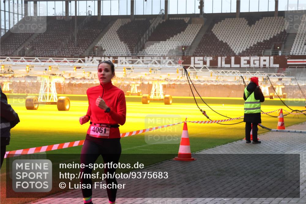 07.12.2025 - St. Pauli X-Mass-Run No. 15 Luisa Fischer http://msf.ph/oto/9375683 07.12.2025 09:54:05 Ziel 4061, 96, 115, 1598, 3684, 4050, 4061, 4062 meine-sportfotos.de