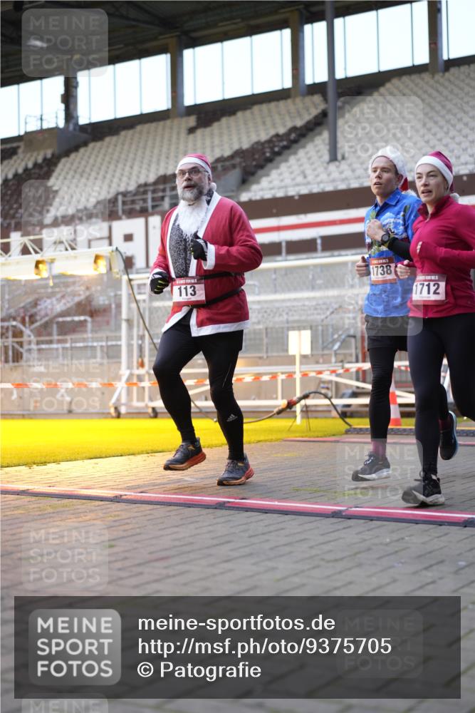 07.12.2025 - St. Pauli X-Mass-Run No. 15 Patografie http://msf.ph/oto/9375705 07.12.2025 10:04:11 Ziel 113, 1291, 1302, 1712, 1738, 2454, 3188 meine-sportfotos.de