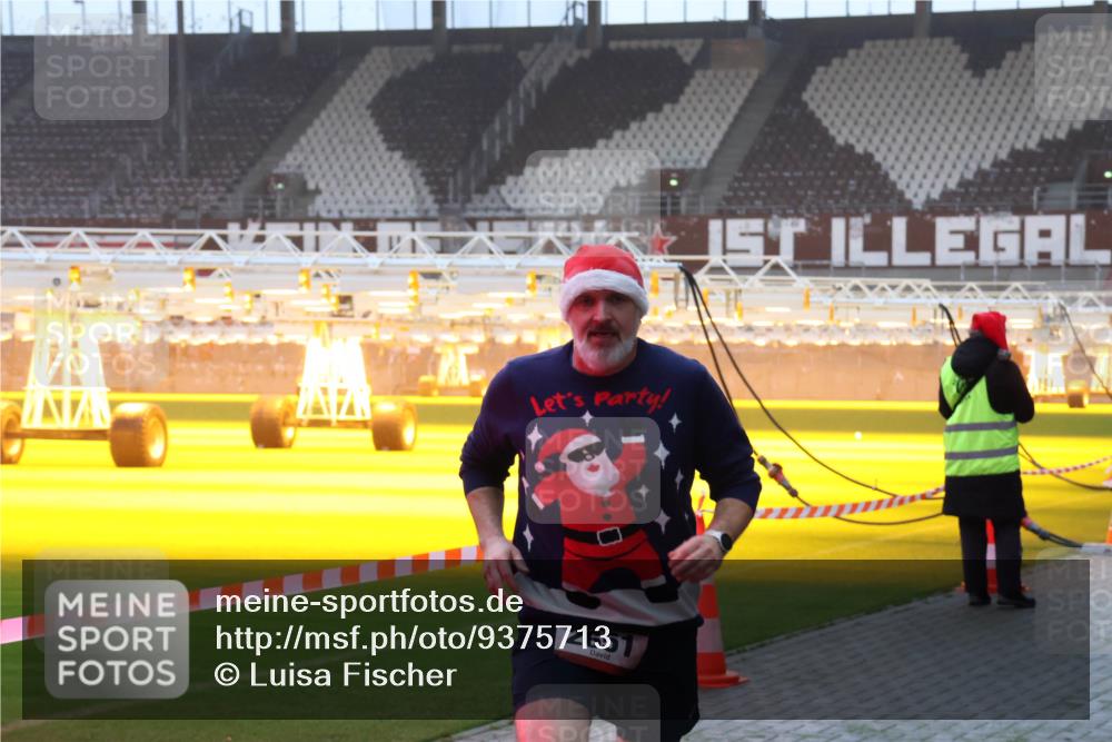 07.12.2025 - St. Pauli X-Mass-Run No. 15 Luisa Fischer http://msf.ph/oto/9375713 07.12.2025 09:54:20 Ziel 2651, 96, 115, 1598, 2651, 2900, 3338, 4050, 4061, 4062 meine-sportfotos.de