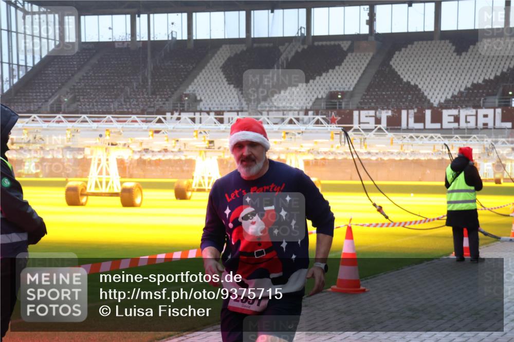 07.12.2025 - St. Pauli X-Mass-Run No. 15 Luisa Fischer http://msf.ph/oto/9375715 07.12.2025 09:54:20 Ziel 200, 1, 96, 115, 1598, 2651, 2900, 3338, 4050, 4061, 4062 meine-sportfotos.de
