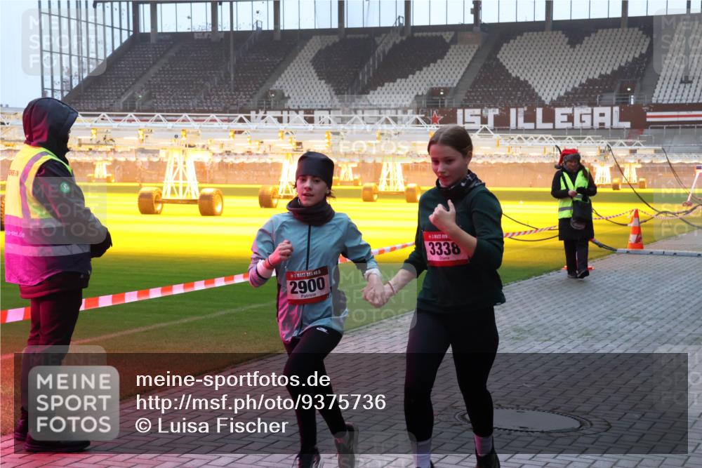 07.12.2025 - St. Pauli X-Mass-Run No. 15 Luisa Fischer http://msf.ph/oto/9375736 07.12.2025 09:54:28 Ziel 2900, 1, 3338, 96, 115, 1375, 1598, 2651, 2900, 3338, 4050, 4061, 4062 meine-sportfotos.de